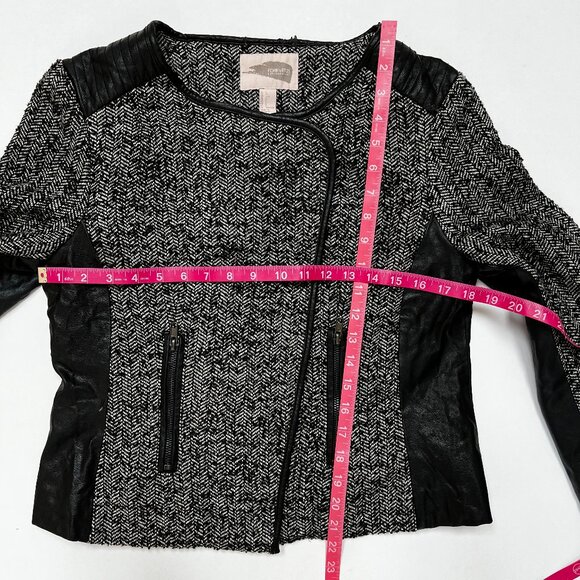 Forever 21 Black and White Wool-Blend  Herringbone Moto Jacket with Faux Leather - Picture 12 of 16